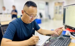 设计辅导员是做什么的？