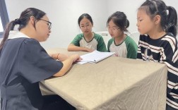 辅导员，学生成长路上的引路人？