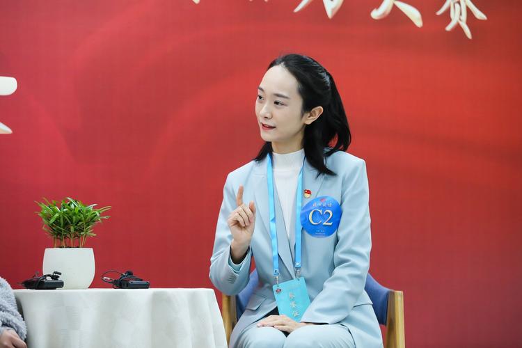 这位辅导员有何特别之处?-图1 这位辅导员有何特别之处?-图1