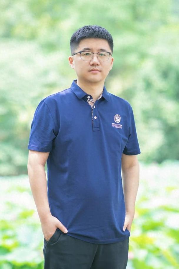 南京辅导员日常如何平衡工作与育人责任？-图1