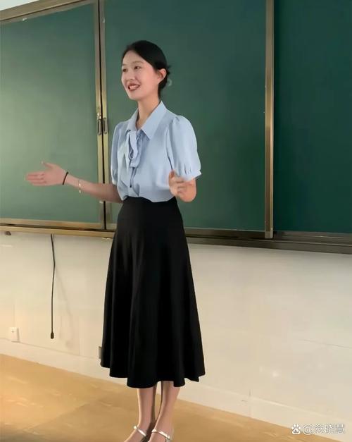 辅导员面试穿什么最合适?-图2 辅导员面试穿什么最合适?-图2