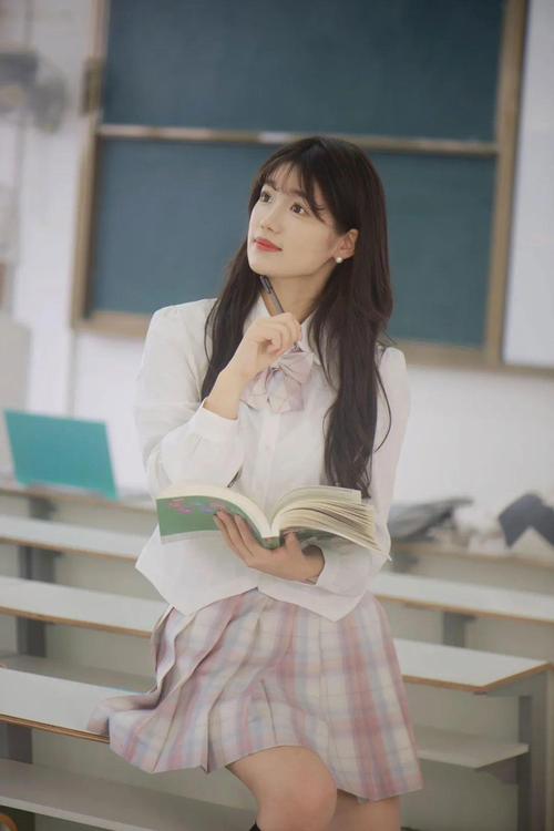 女神学姐的课后辅导-图1