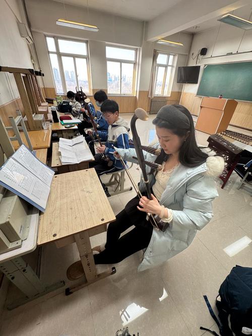 二胡辅导，如何快速掌握演奏技巧？-图1