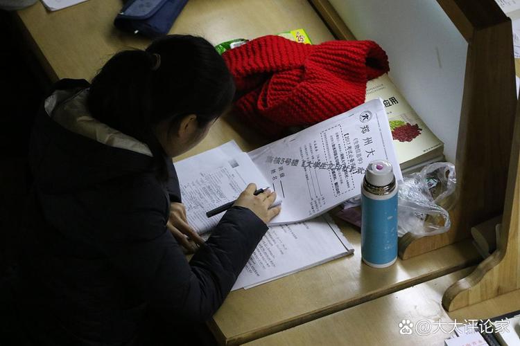 辅导员包住，福利还是负担？-图1