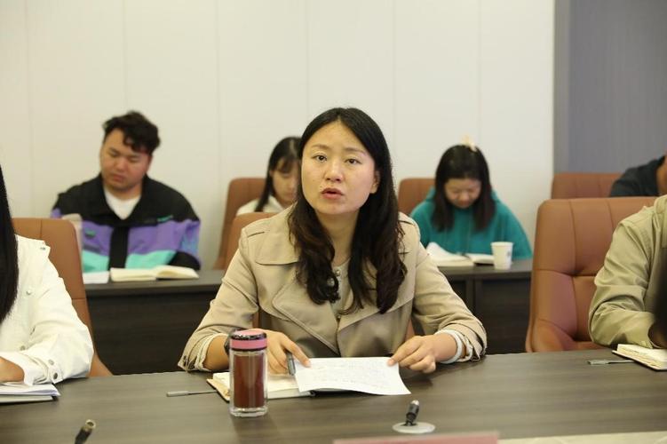 辅导员院长，身份如何定位？-图1