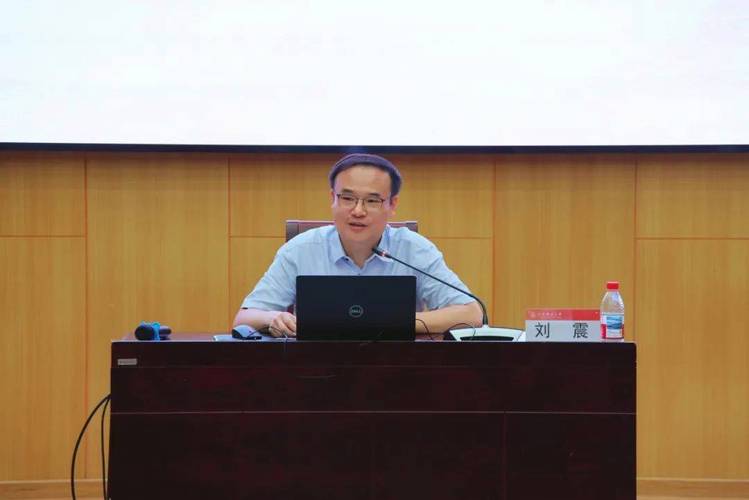 辅导员院长，身份如何定位？-图3