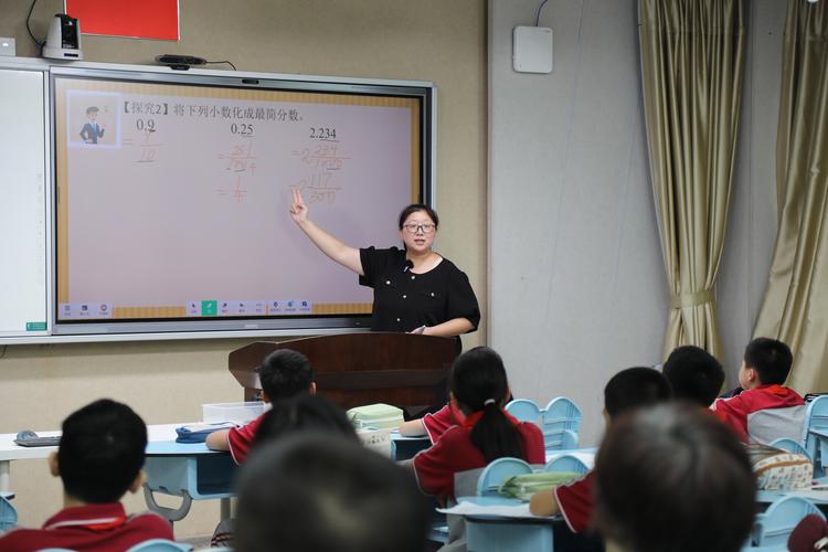 初中数学辅导教师如何提升教学效果？-图2