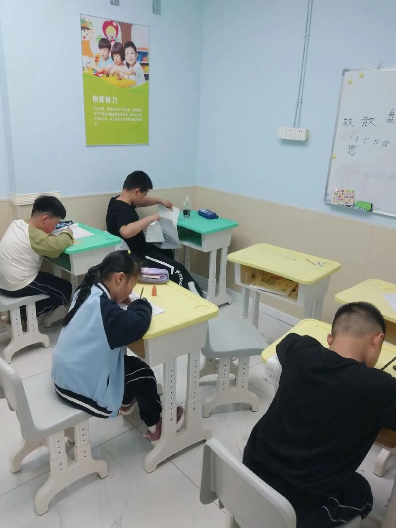 重庆作业辅导班真能提升孩子成绩吗？如何选择不踩坑？-图2
