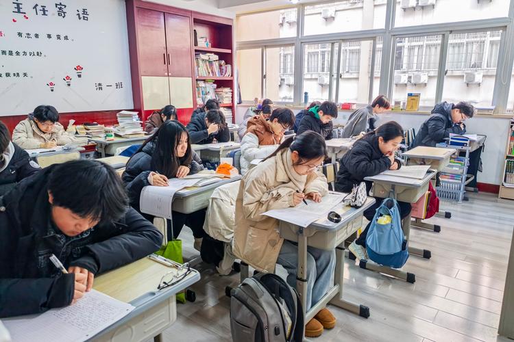 杭州高考辅导班哪家提分效果强？课程设置如何匹配孩子薄弱环节？-图1