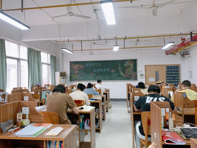 大学数学辅导班真的能帮助学生攻克高数难关吗？效果如何，值得报名吗？-图3