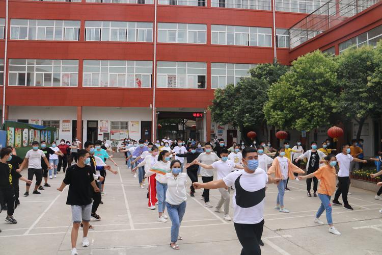 漯河辅导学校为何能成区域标杆？课程设置与师资力量有何独到之处？-图3