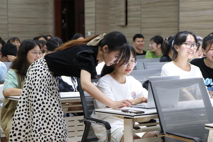 辅导员日常工作具体包含哪些核心事务？-图1