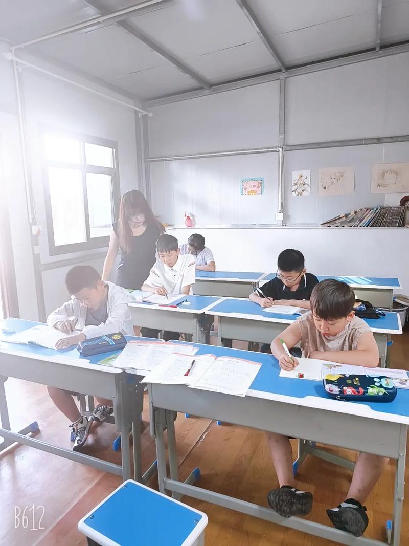 教师辅导班怎么选？哪家更靠谱有效？-图1