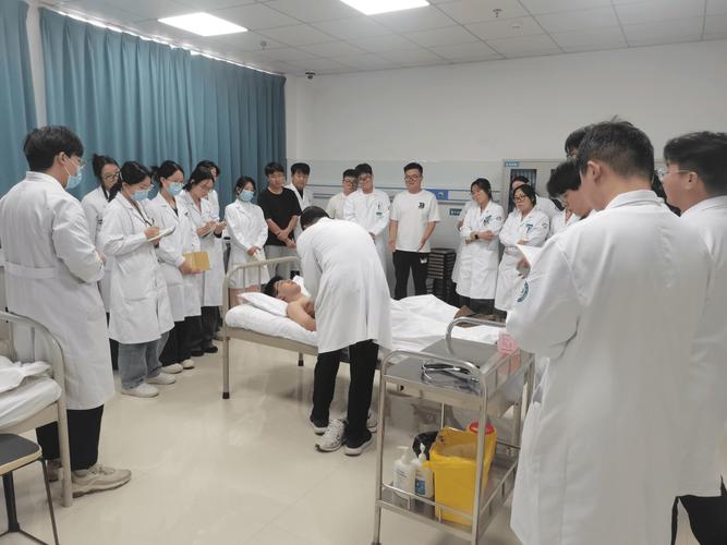 临床执业医师考试辅导班怎么选？-图1