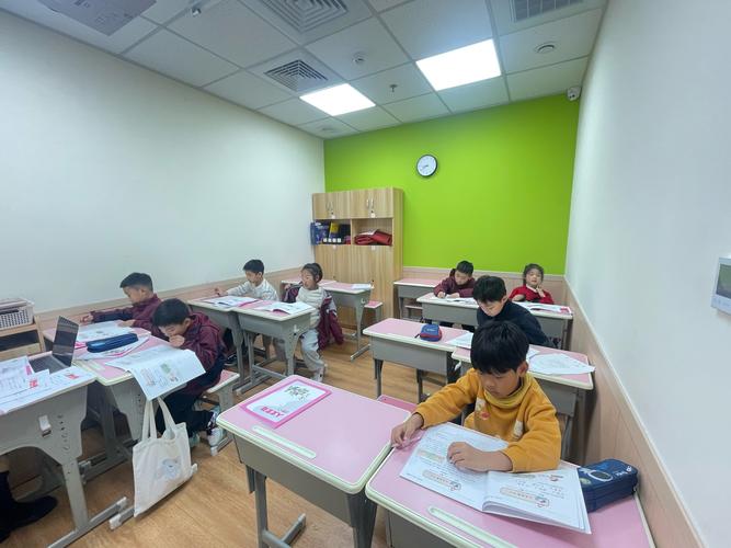 中小学辅导班,真的能提升成绩吗?-图1 中小学辅导班,真的能提升成绩吗?-图1